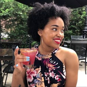 Meet your Posher, Danielle